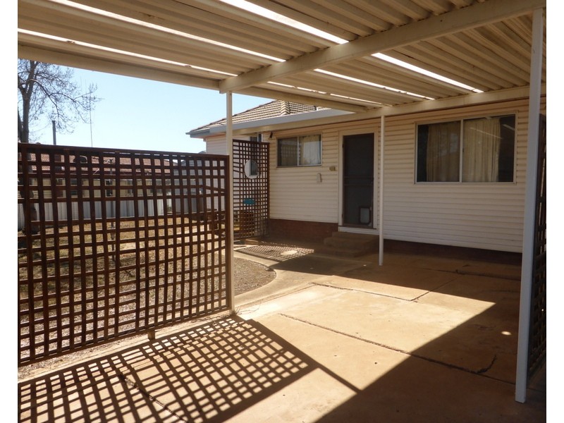 20 Fisher Street, Parkes NSW 2870