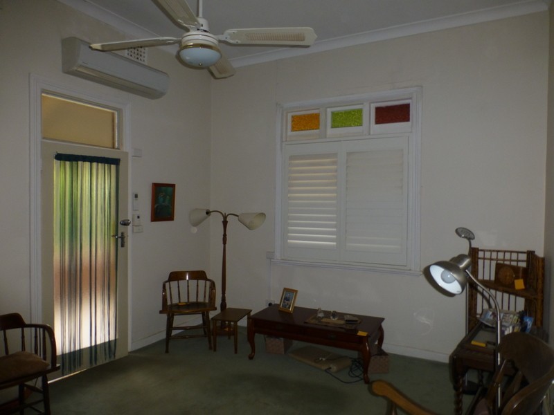 24 Phillip Street, Parkes NSW 2870