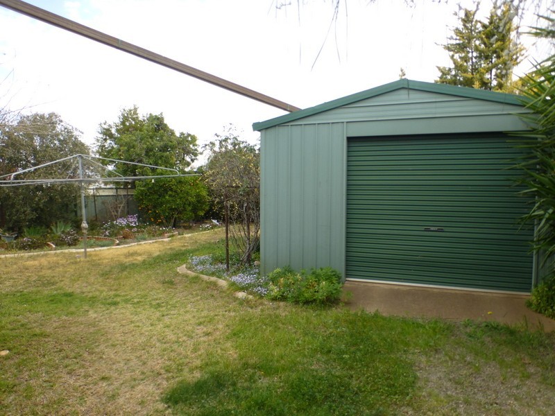 24 Phillip Street, Parkes NSW 2870