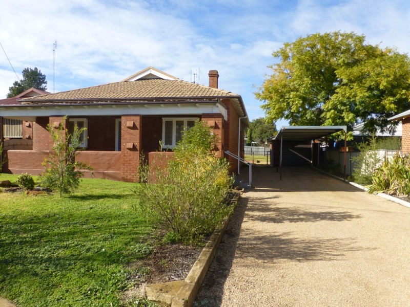 393 Clarinda Street, Parkes NSW 2870