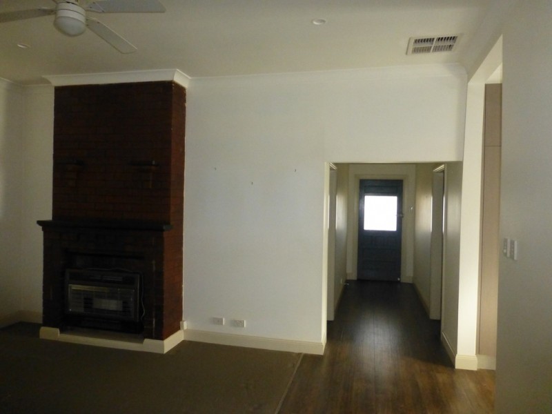 393 Clarinda Street, Parkes NSW 2870
