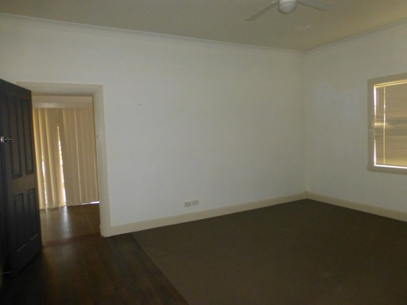 393 Clarinda Street, Parkes NSW 2870