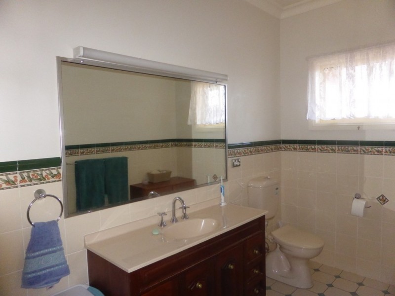 115 Heraghty Road, Parkes NSW 2870