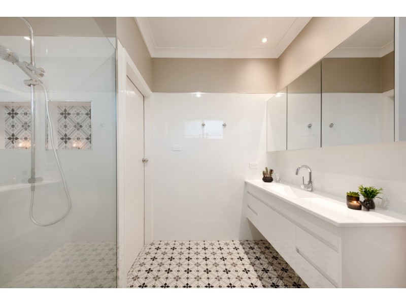 6 Hodges street, Parkes NSW 2870