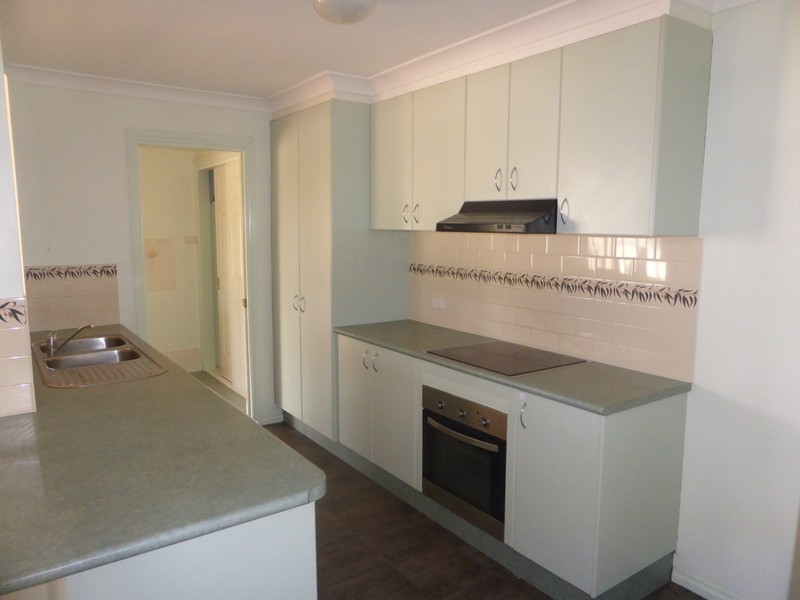 4 Endeavour Place, Parkes NSW 2870