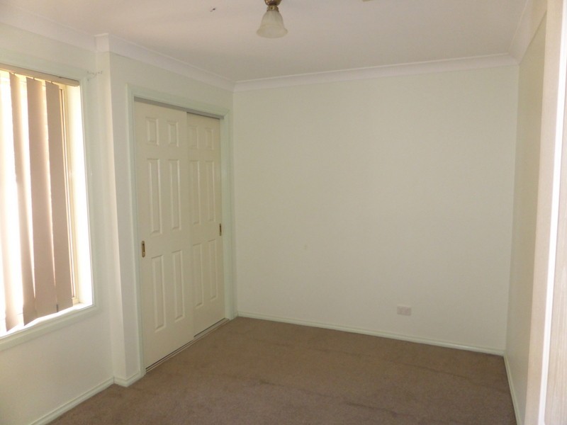 4 Endeavour Place, Parkes NSW 2870