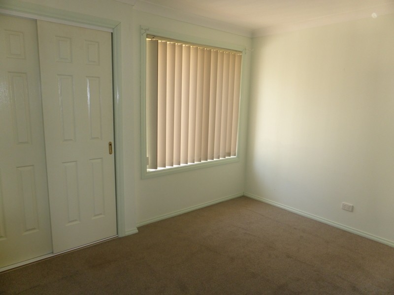 4 Endeavour Place, Parkes NSW 2870