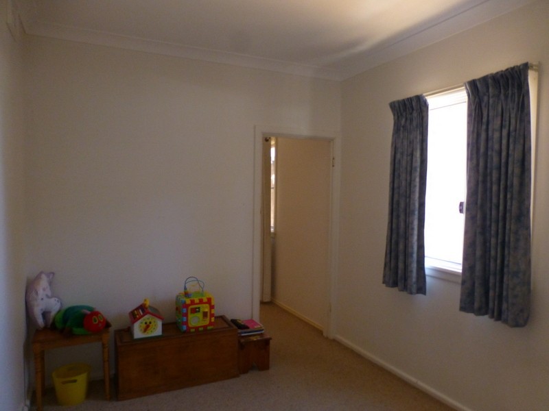 43 Orange Street, Parkes NSW 2870