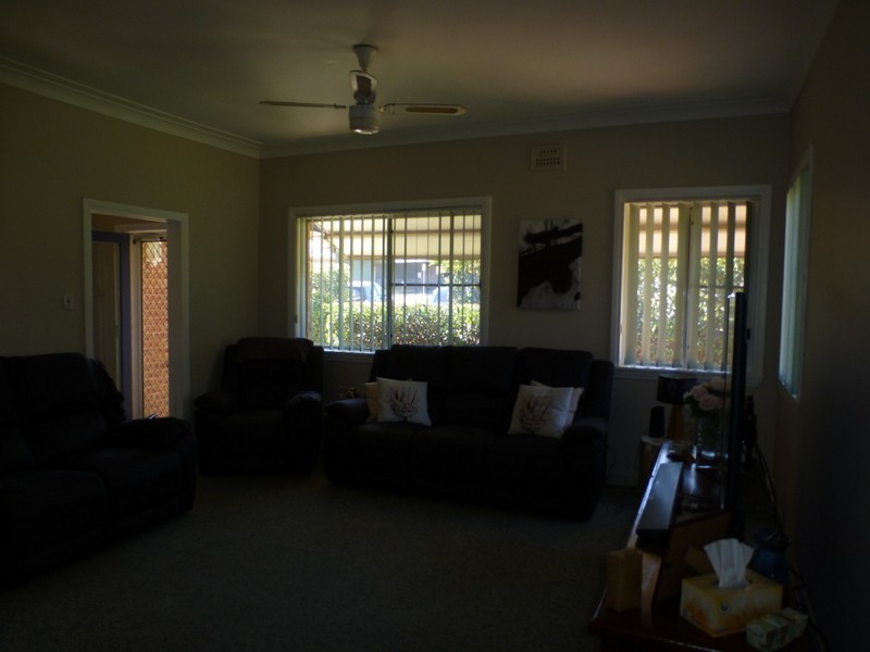 43 Orange Street, Parkes NSW 2870
