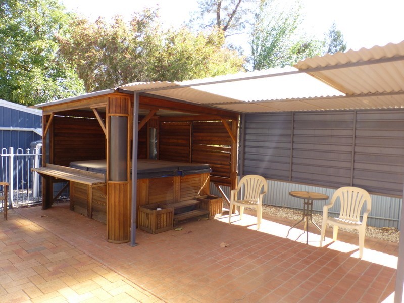 43 Orange Street, Parkes NSW 2870
