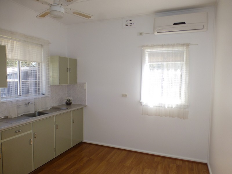 43 Orange Street, Parkes NSW 2870