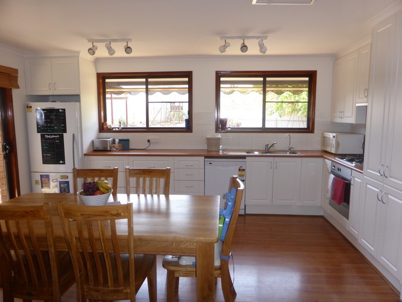 8 Werona Place, Parkes NSW 2870