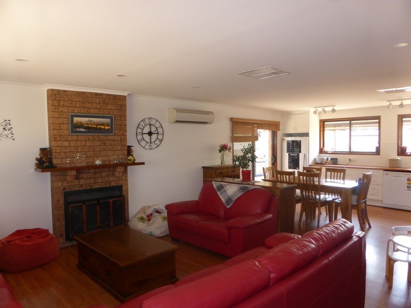 8 Werona Place, Parkes NSW 2870