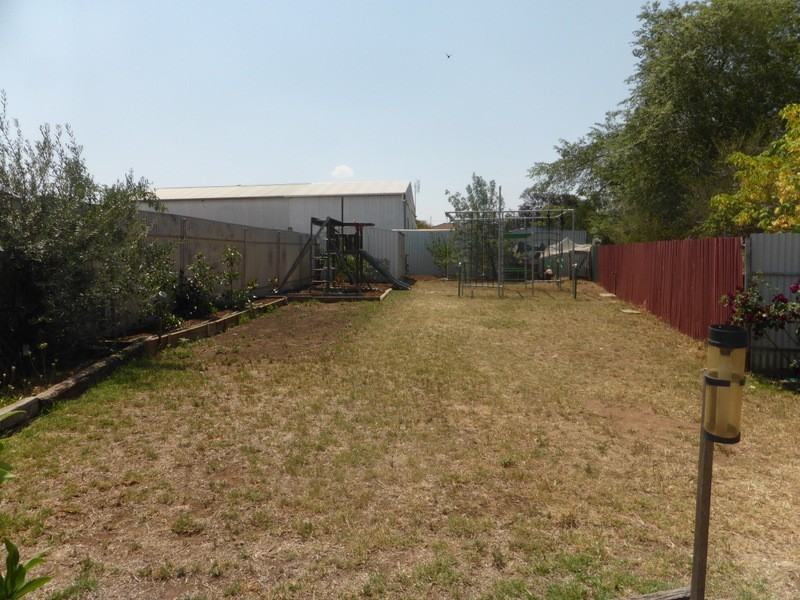 8 Werona Place, Parkes NSW 2870