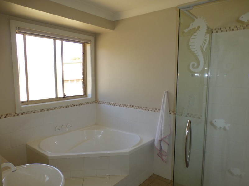 10 Avoca Place, Parkes NSW 2870
