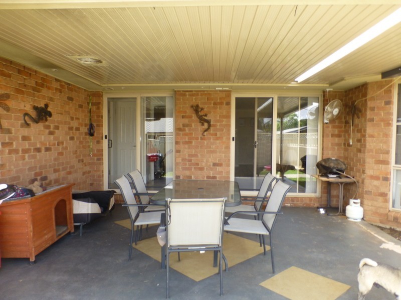 10 Avoca Place, Parkes NSW 2870