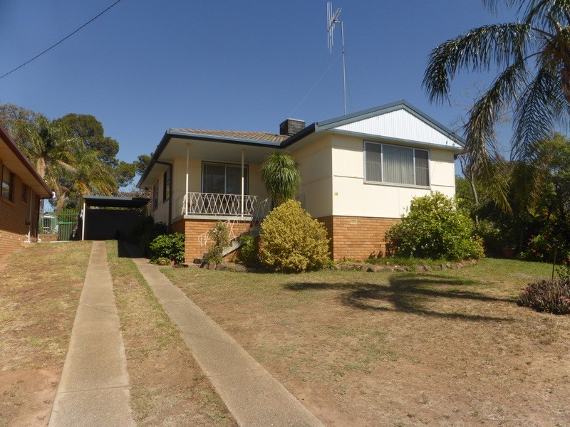 36 Jones Street, Parkes NSW 2870