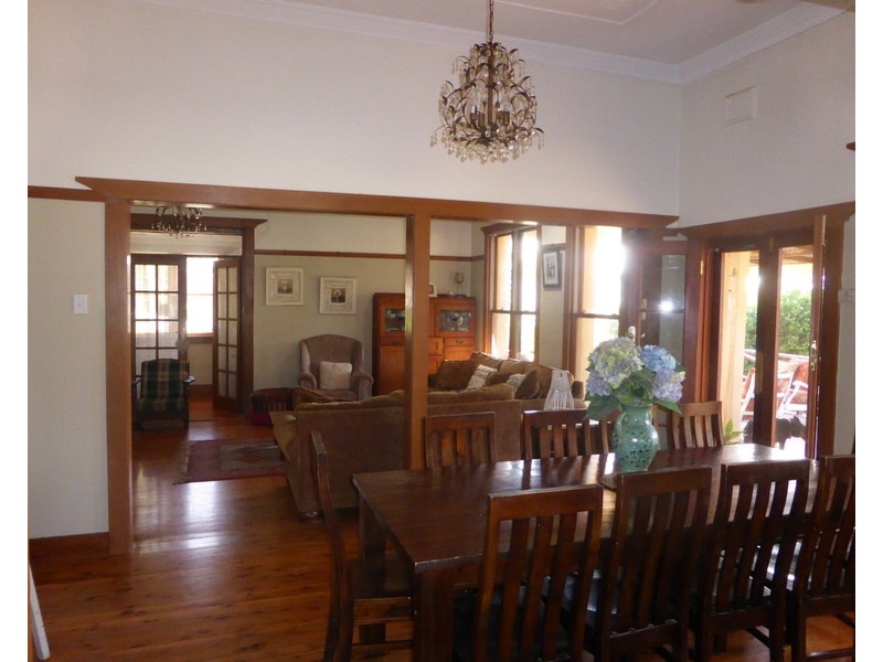 14 East Street, Parkes NSW 2870