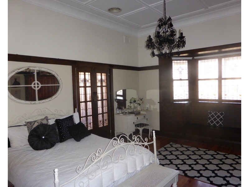 14 East Street, Parkes NSW 2870