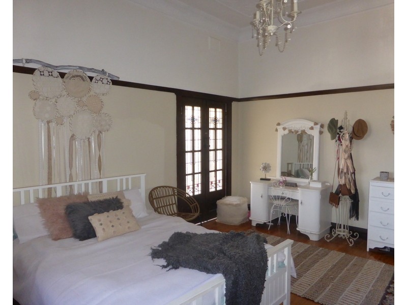 14 East Street, Parkes NSW 2870