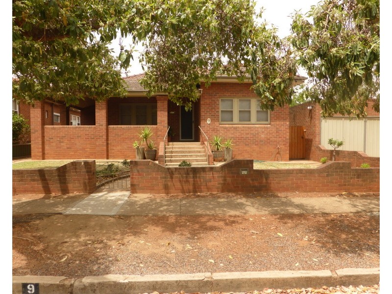 9 Phillip Street, Parkes NSW 2870