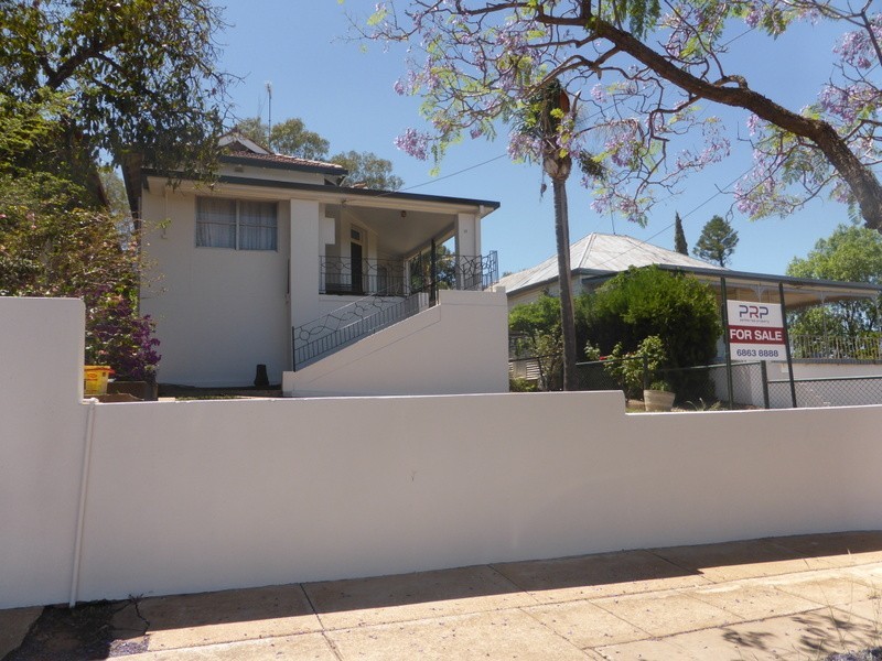 13 Currajong Street, Parkes NSW 2870