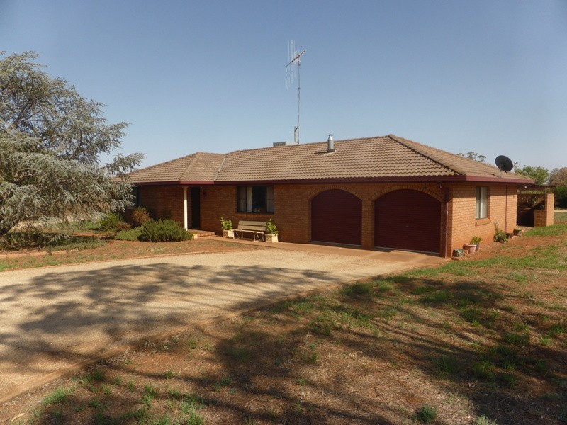 302 Henry Parkes Way, Parkes NSW 2870
