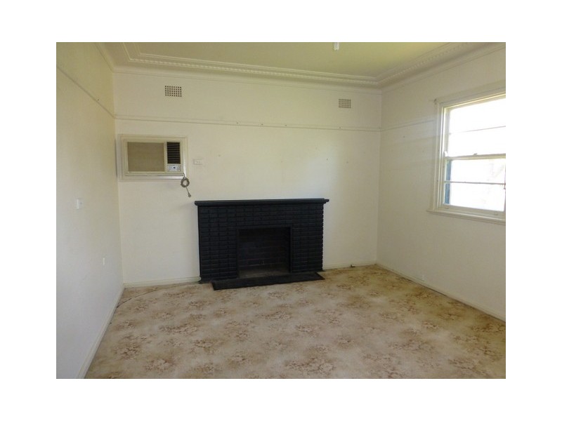 48 Close Street, Parkes NSW 2870