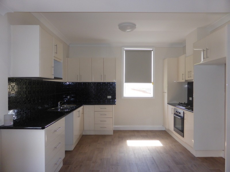 70 Orange Street, Parkes NSW 2870