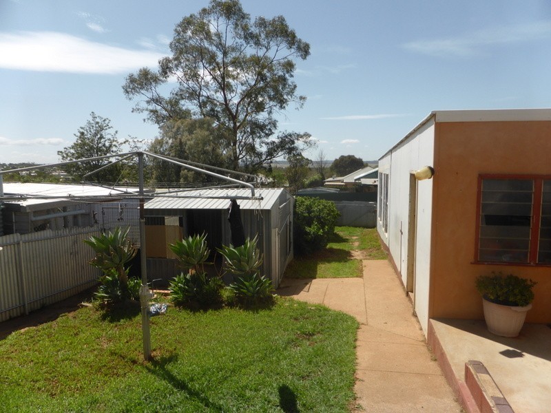 19 Howard Street, Parkes NSW 2870