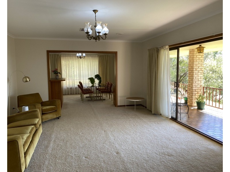 4 Mendos Place, Parkes NSW 2870