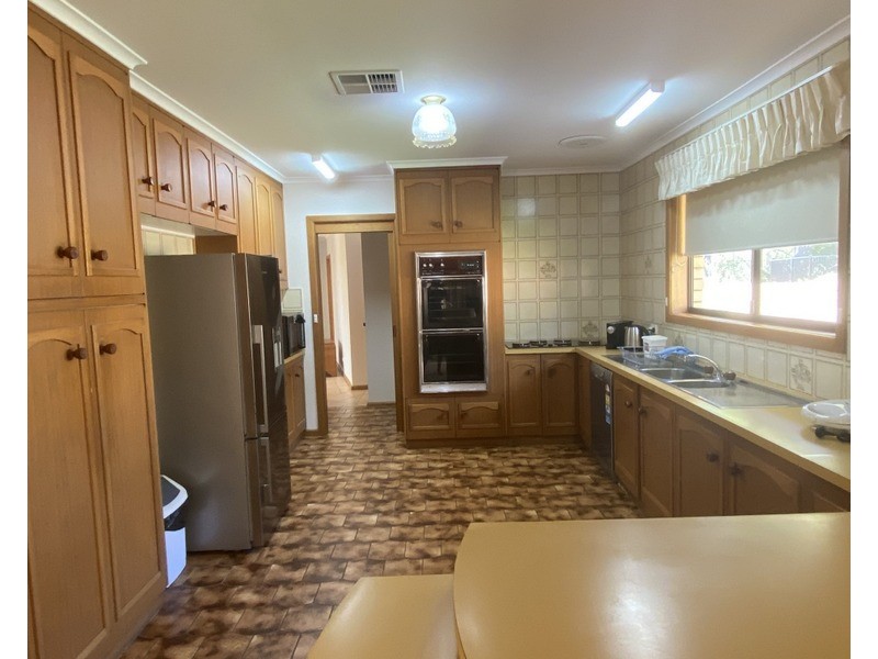 4 Mendos Place, Parkes NSW 2870