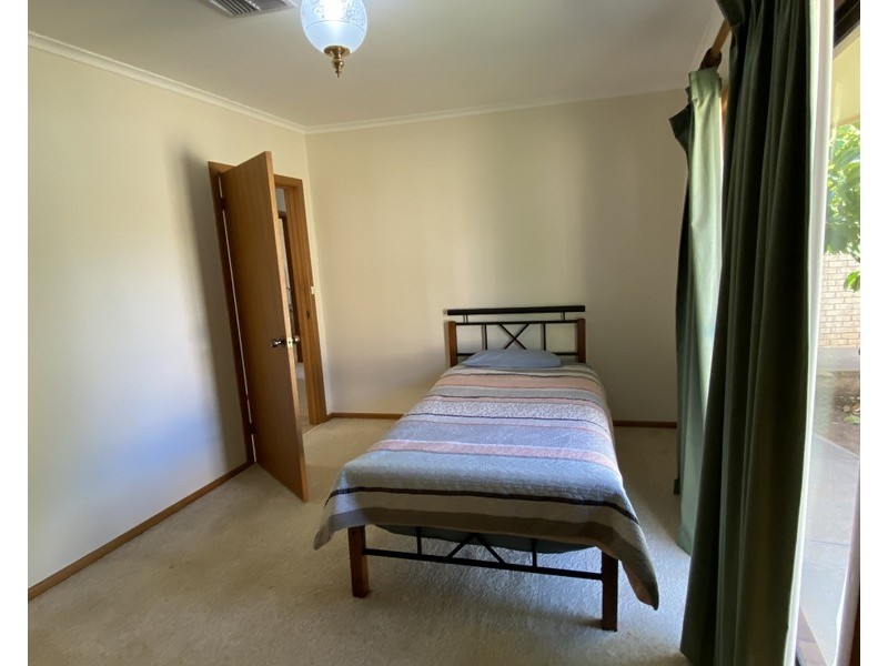 4 Mendos Place, Parkes NSW 2870