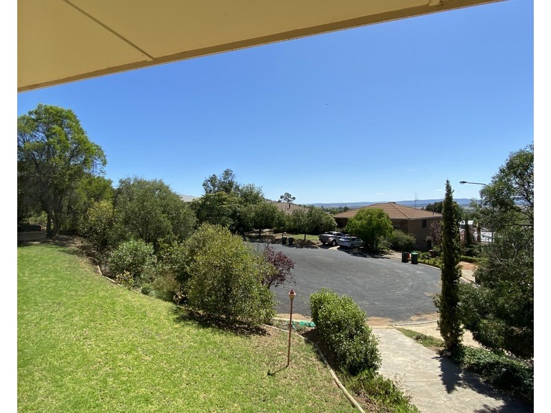 4 Mendos Place, Parkes NSW 2870