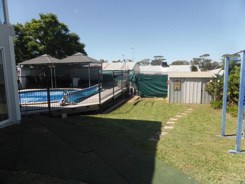 9 Lorking Street, Parkes NSW 2870