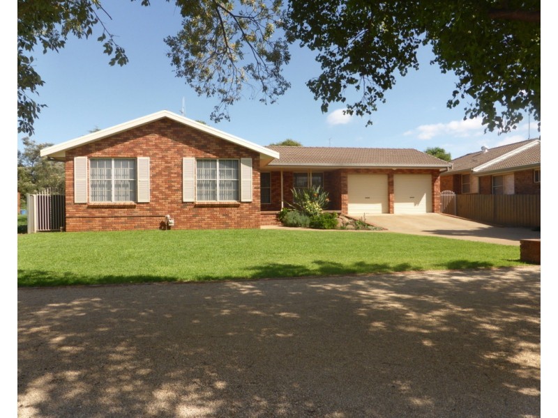 18 Danilenko Street, Parkes NSW 2870