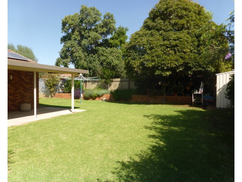 18 Danilenko Street, Parkes NSW 2870
