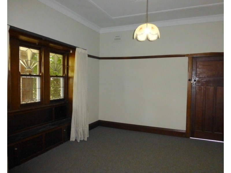 34 Church Street, Parkes NSW 2870