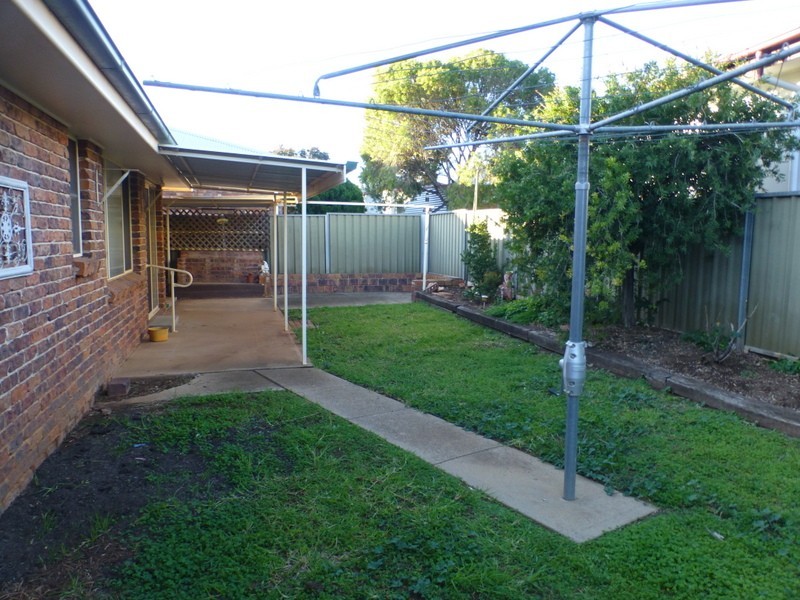 7 Thornbury Street, Parkes NSW 2870