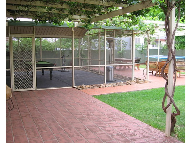 32 Cecile Street, Parkes NSW 2870