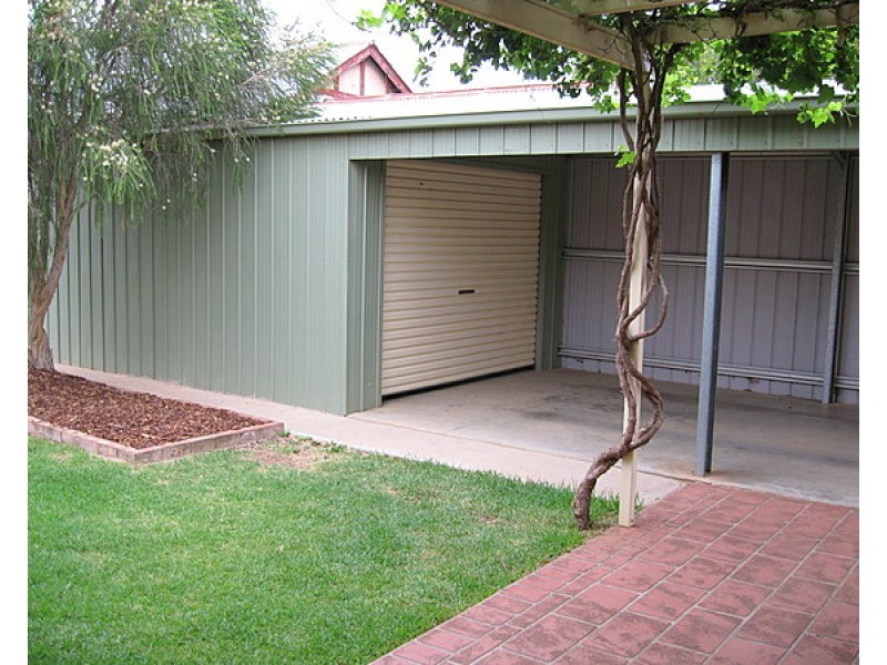 32 Cecile Street, Parkes NSW 2870