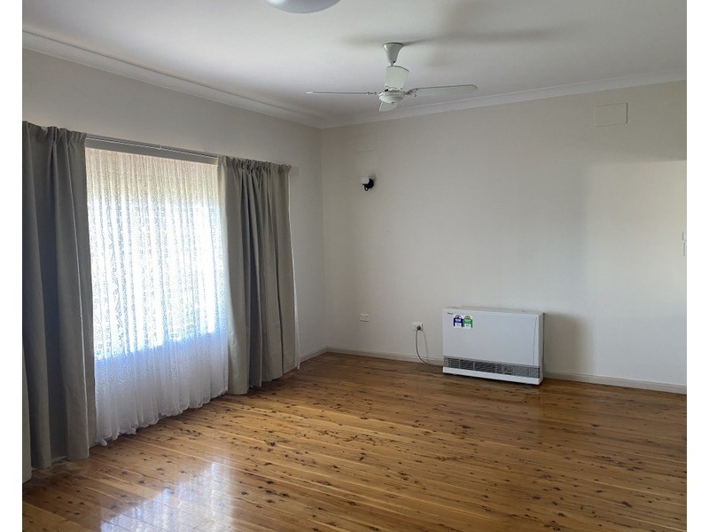 5 Hooley, Parkes NSW 2870