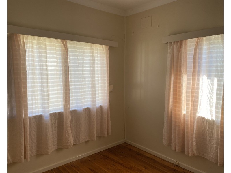 5 Hooley, Parkes NSW 2870