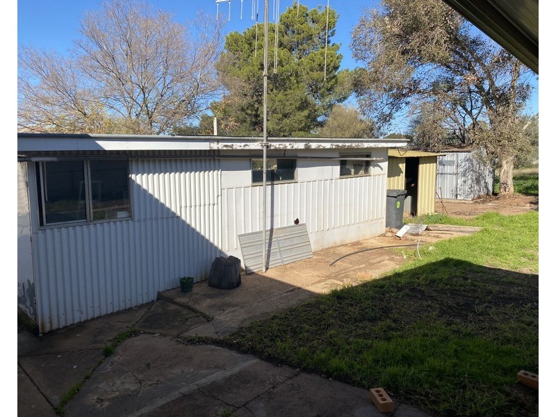 5 Hooley, Parkes NSW 2870