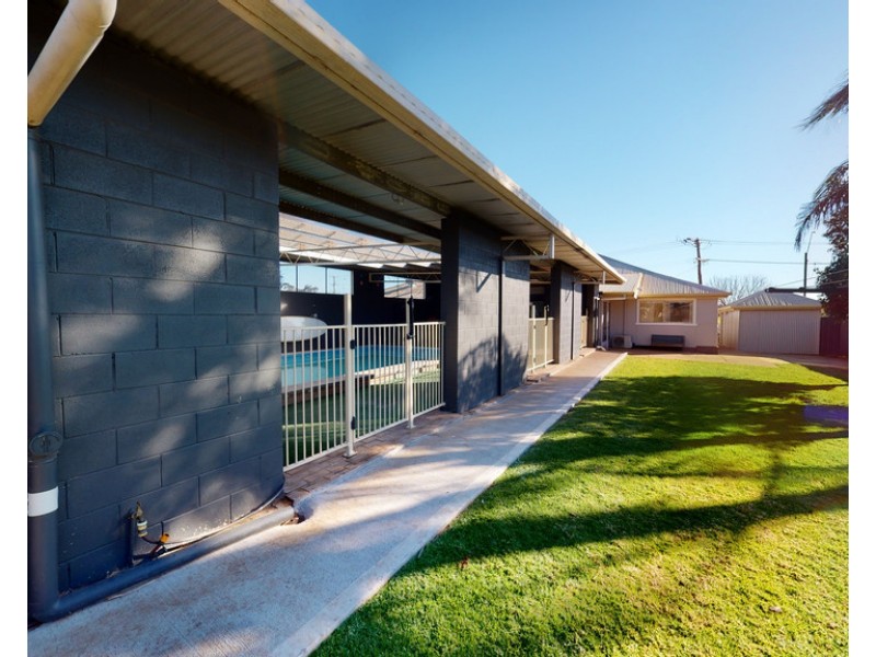 13 Forbes Road, Parkes NSW 2870