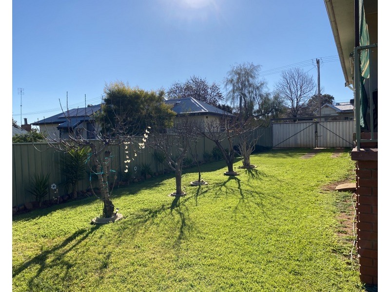 15 Gallop Avenue, Parkes NSW 2870