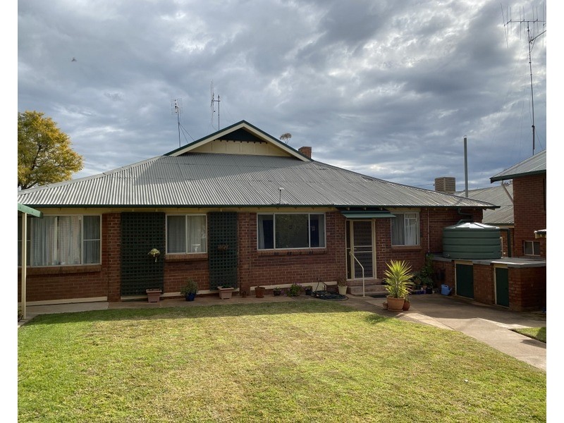 63 Hill Street, Parkes NSW 2870