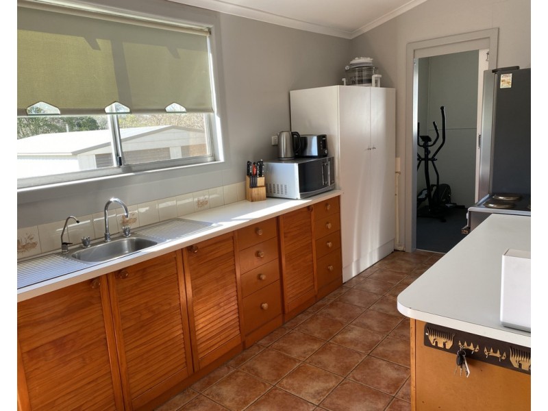 31 Coleman Road, Parkes NSW 2870