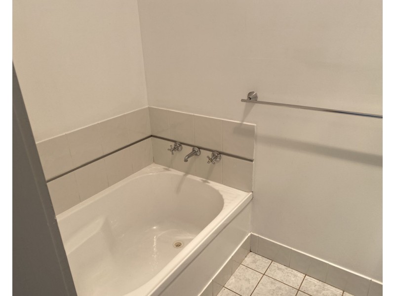 31 Coleman Road, Parkes NSW 2870