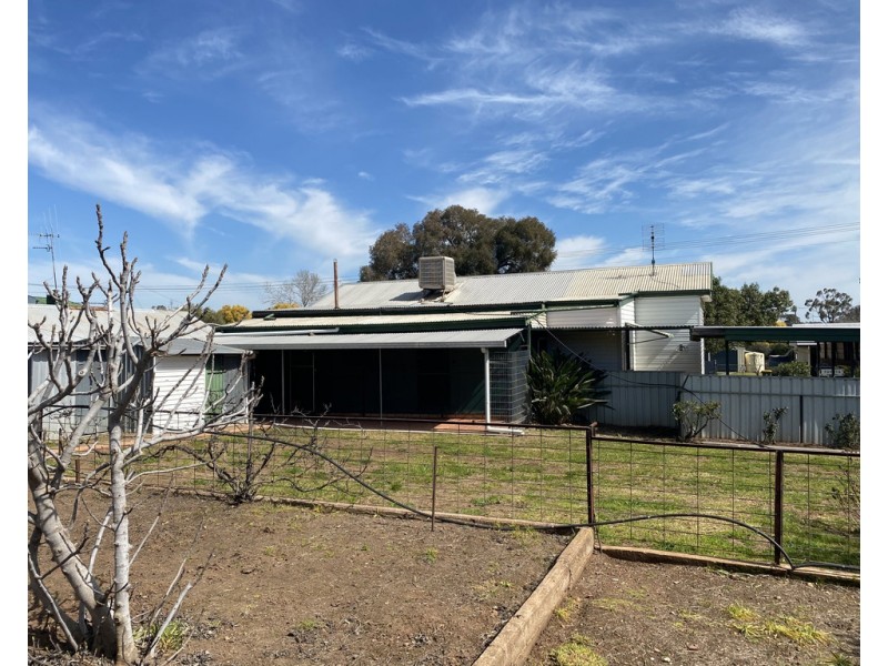 3 Lawson Street, Parkes NSW 2870